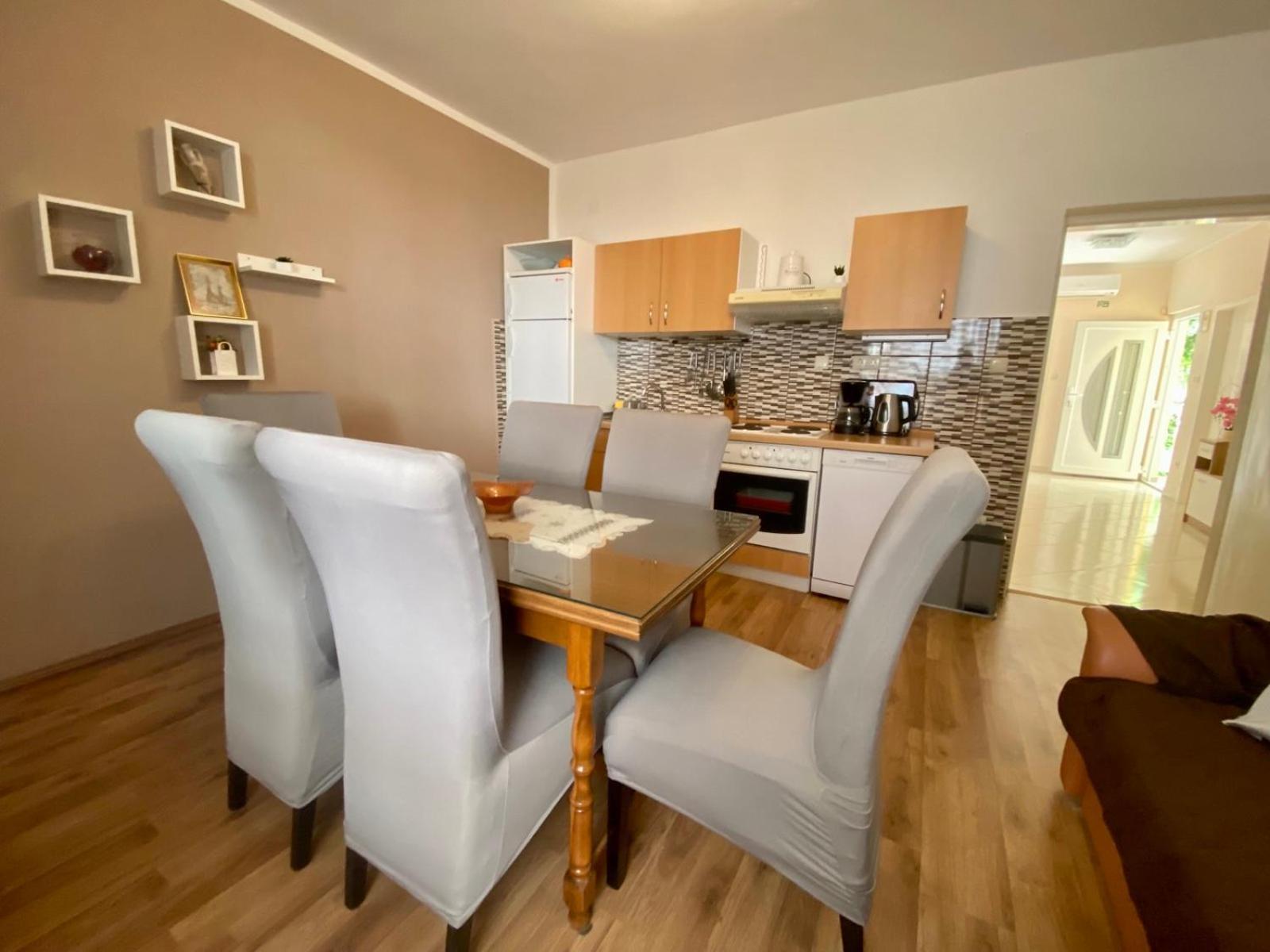 Apartmani Franciska Раб Екстериор снимка