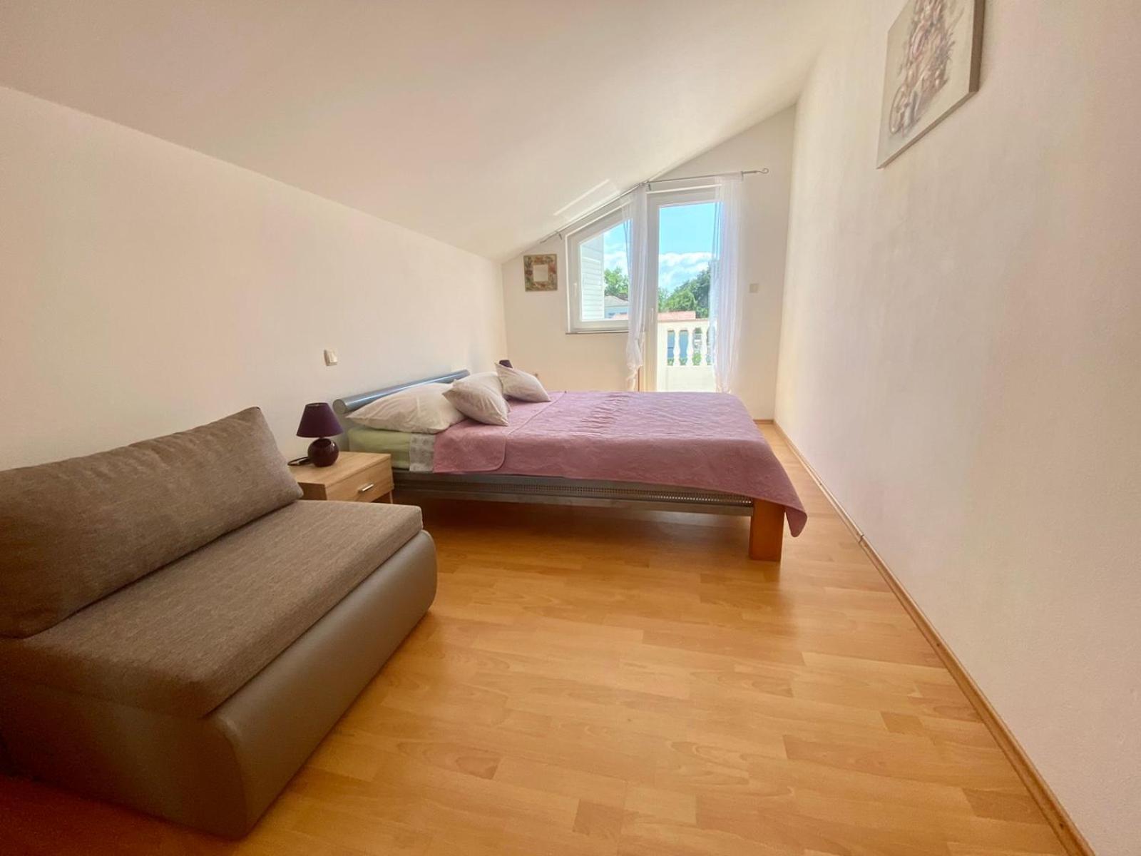 Apartmani Franciska Раб Екстериор снимка