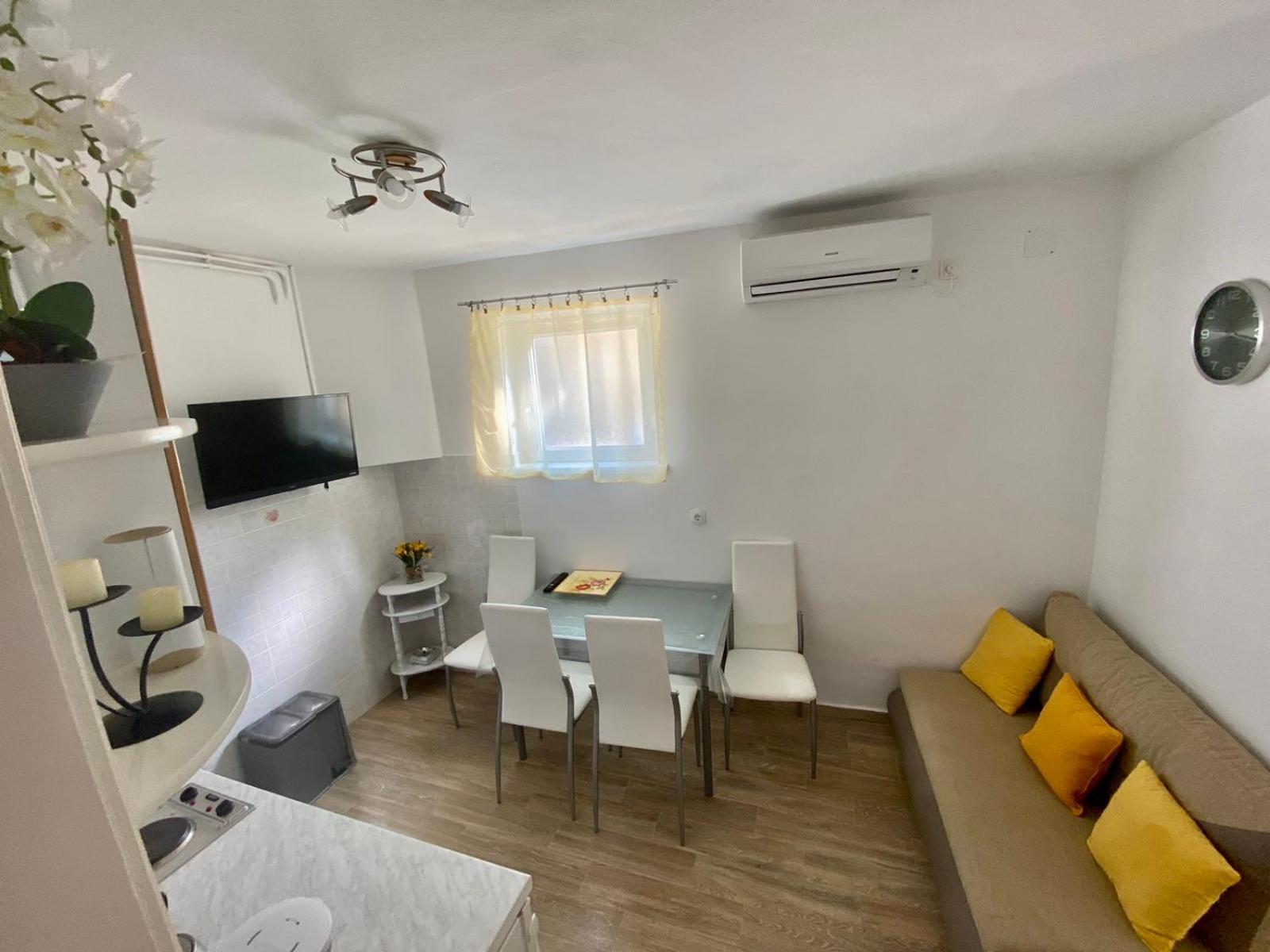 Apartmani Franciska Раб Екстериор снимка