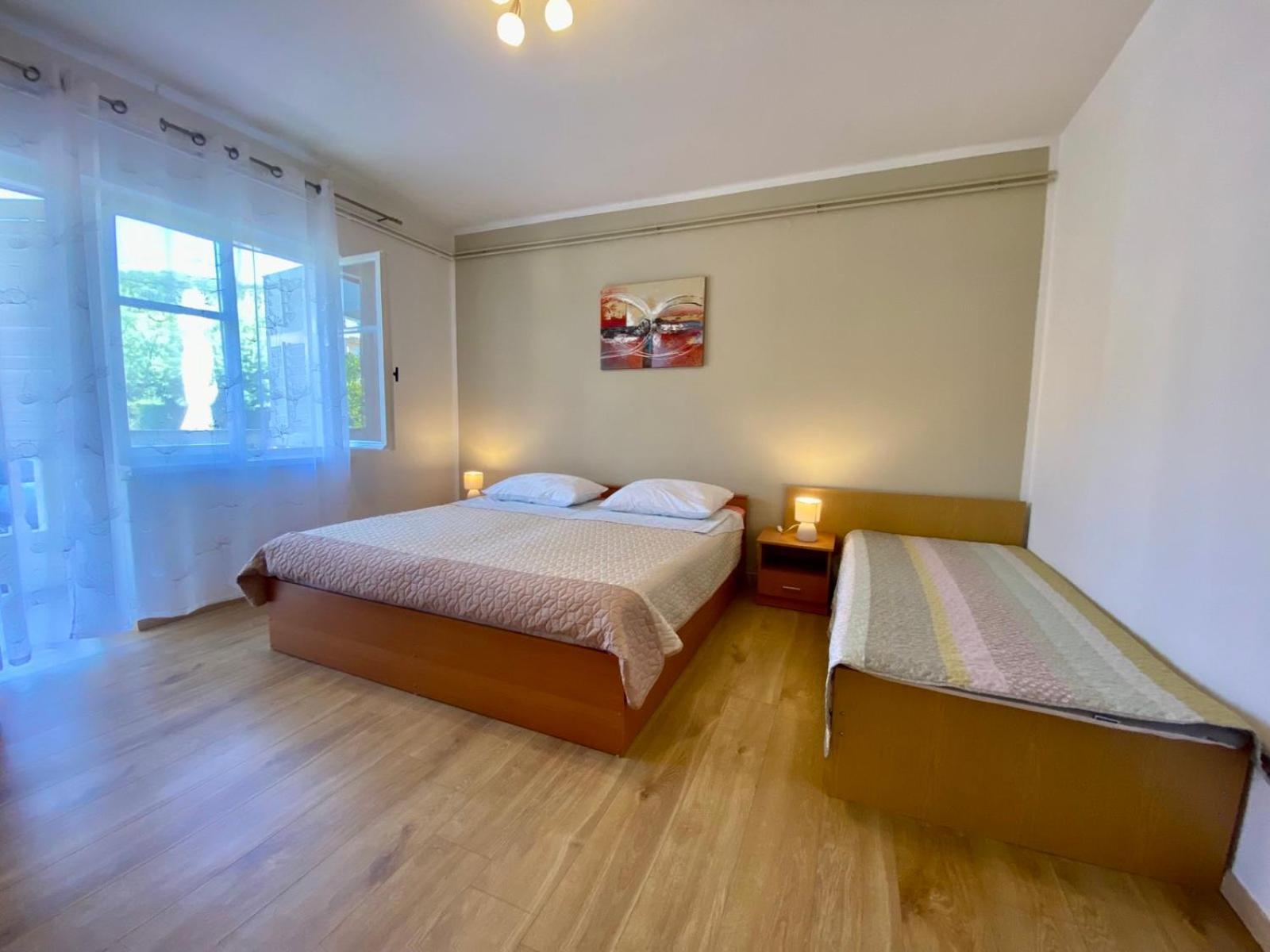 Apartmani Franciska Раб Екстериор снимка