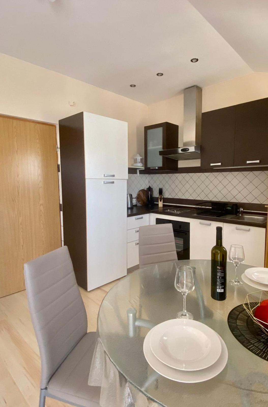 Apartmani Franciska Раб Екстериор снимка