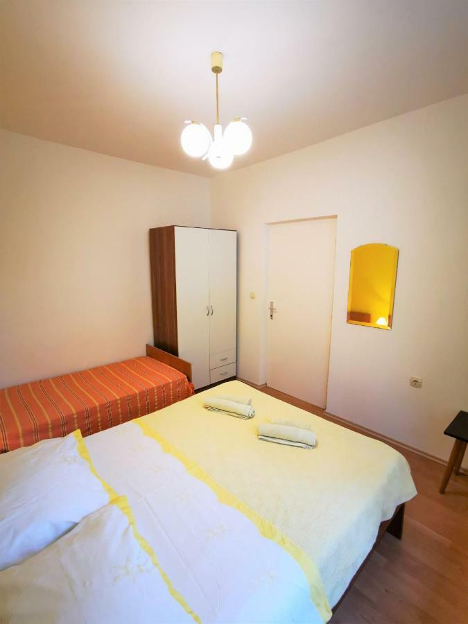 Apartmani Franciska Раб Екстериор снимка