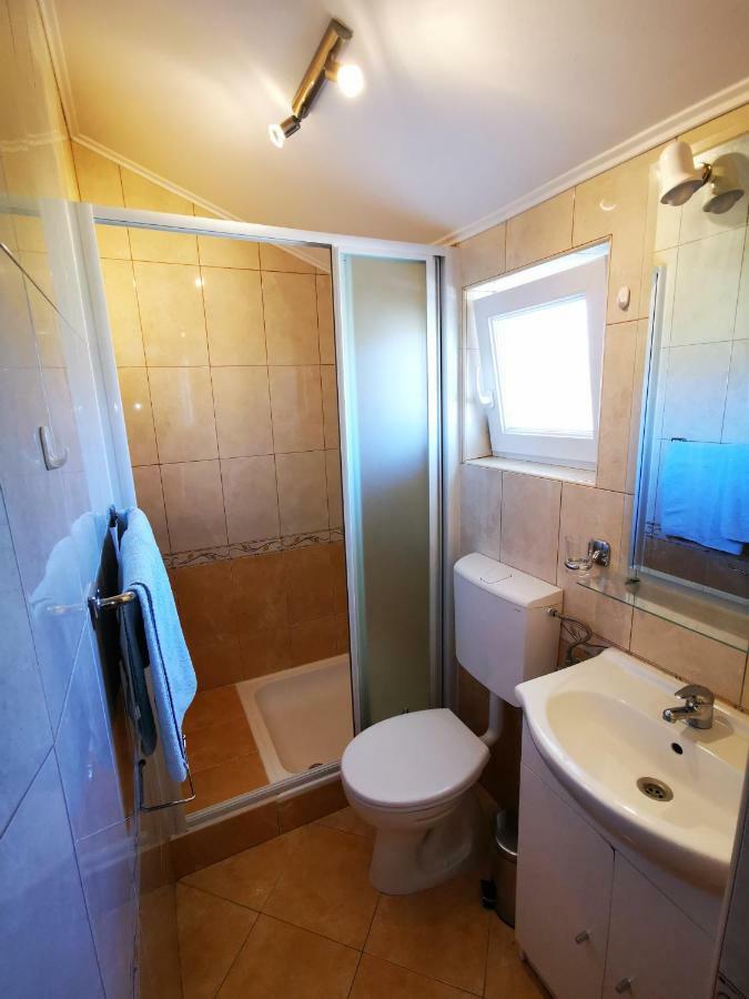 Apartmani Franciska Раб Екстериор снимка