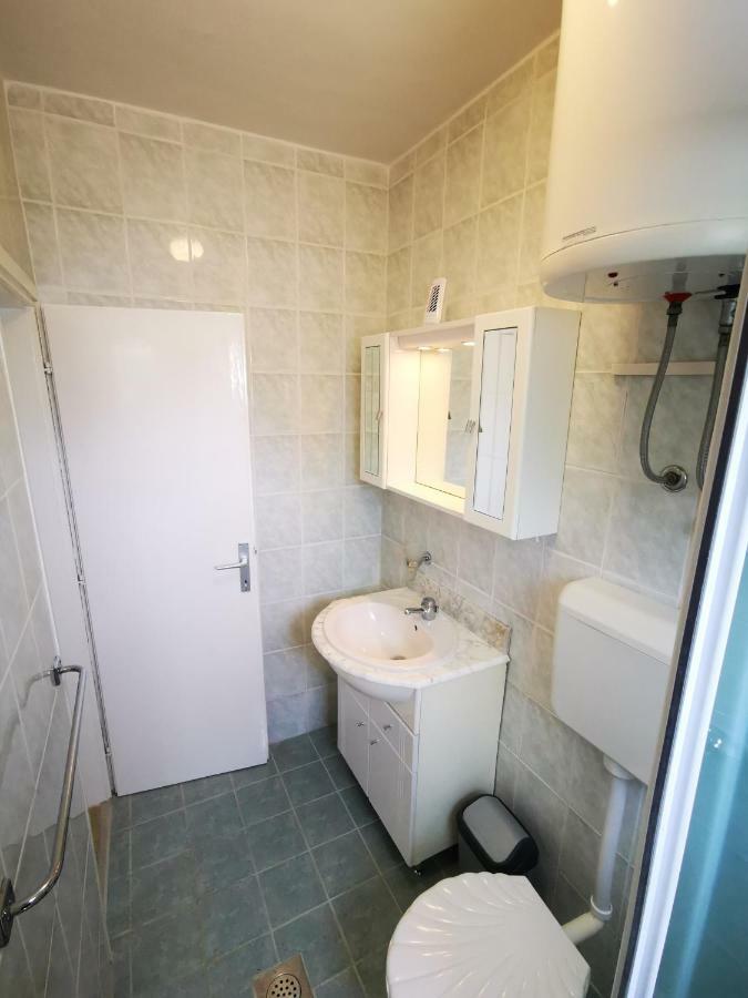 Apartmani Franciska Раб Екстериор снимка