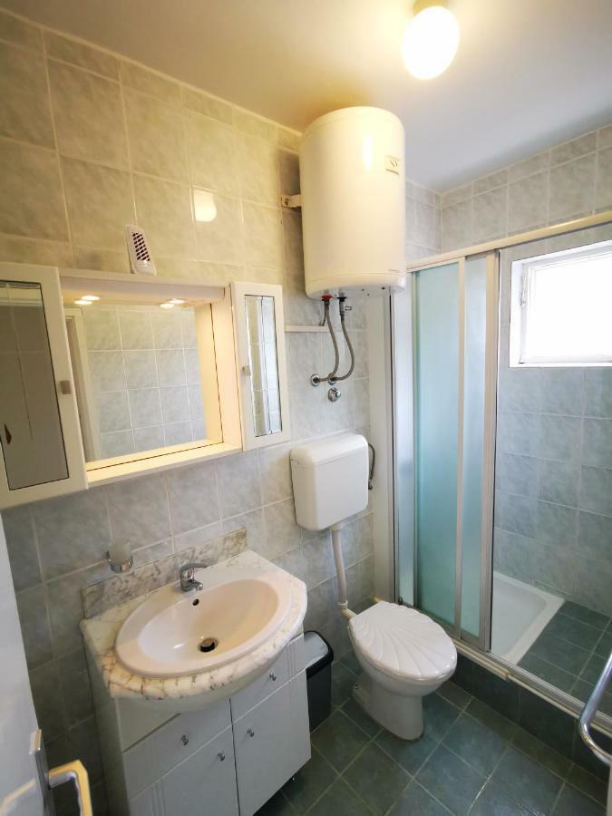 Apartmani Franciska Раб Екстериор снимка